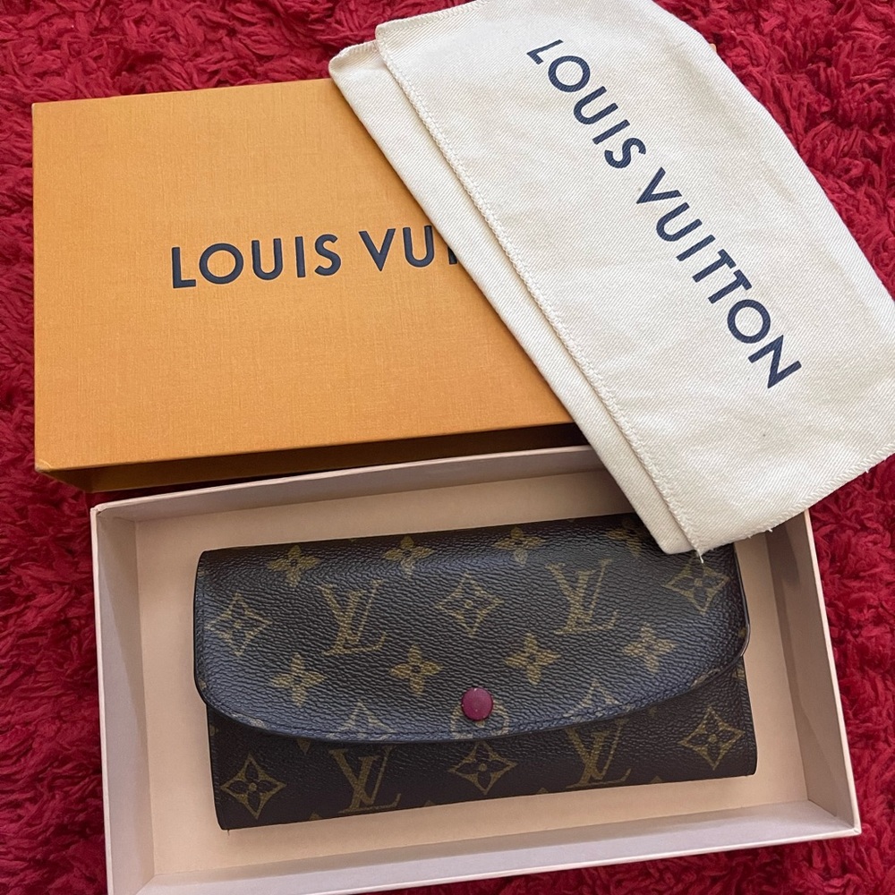 Louis Vuitton wallet.💯Authentic or money back.